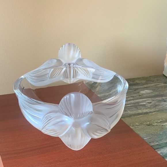 LALIQUE fruit bowl with double orchid L12.5”,D8.5”,H5 1/4”Signed Lalique France - Picture 5 of 12